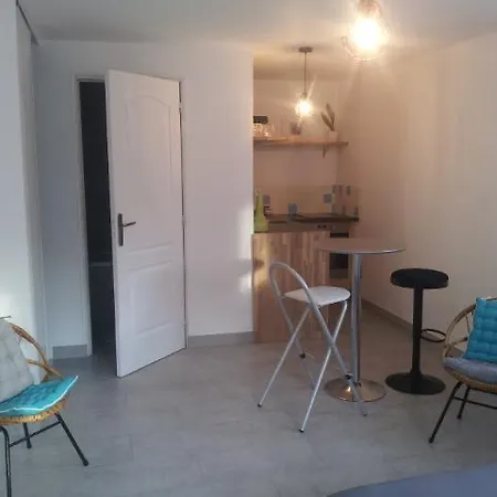 Le 1208 Apartman *