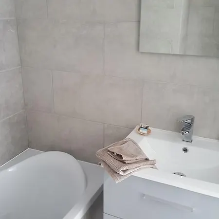 Le 1208 * Gilly-sur-Isère